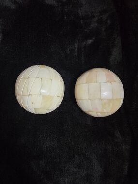 Carpet Ball Spheres Bone Ball Set Of 2, 4"